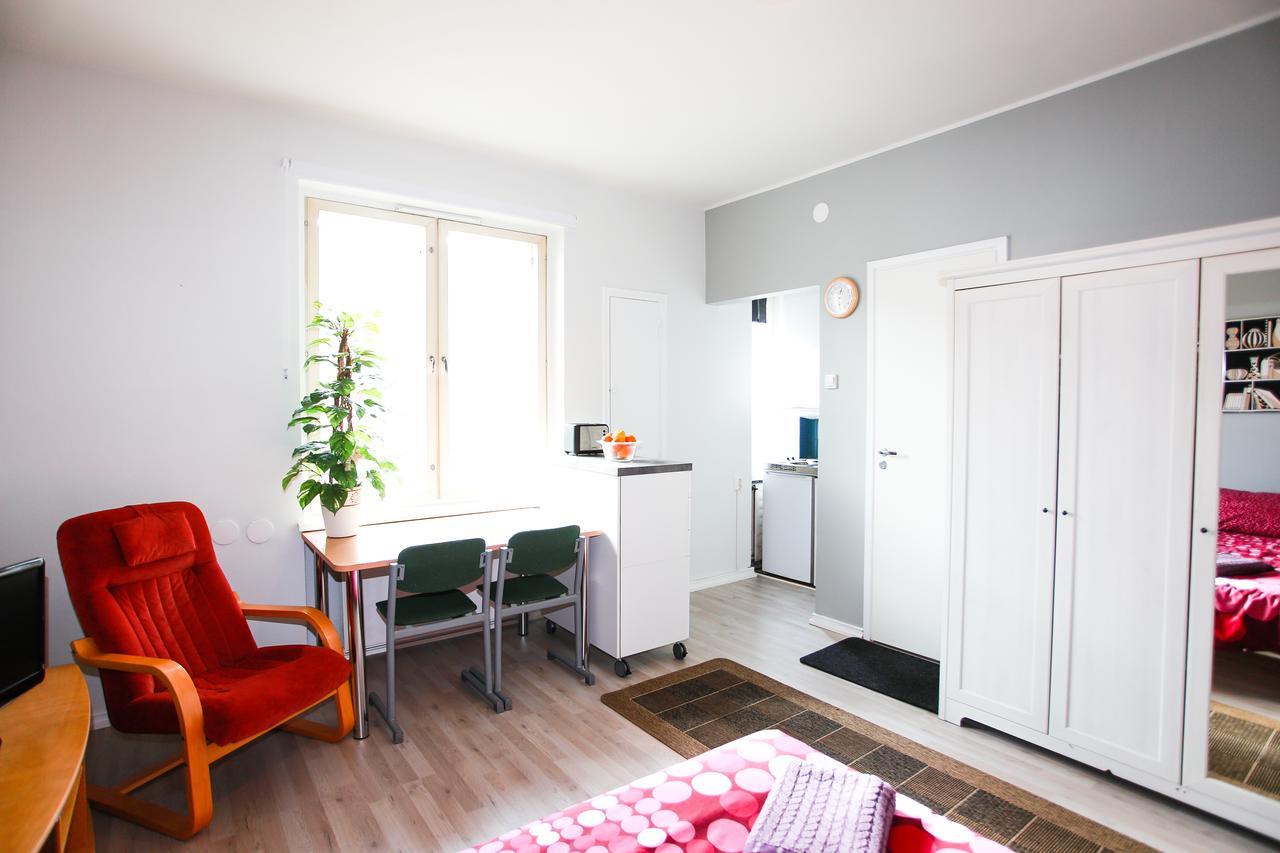 Cozy Studio Next To Bus Station Turku Exterior photo